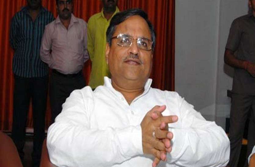 राजस्थानः सीएम गहलोत, महेश जोशी को बुखार, भाजपा विधायक को कोरोना 1 राजस्थानः सीएम गहलोत, महेश जोशी को बुखार, भाजपा विधायक को कोरोना | Mahesh Joshi