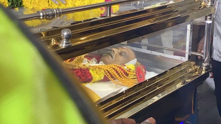राजकीय सम्मान के साथ हुआ एसपी बालासुब्रमण्यम का अंतिम संस्कार | balasubramanian