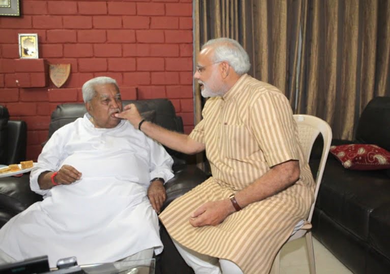गुजरात के पूर्व सीएम केशुभाई पटेल का निधन, प्रधानमंत्री ने जताया शोक | keshubhai patel