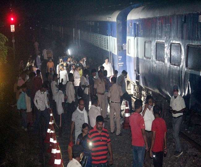 बिहारः मुजफ्फपुर में पूर्वांचल एक्सप्रेस की दो बोगियां पटरी से उतरीं, कई घायल | train Accident 1