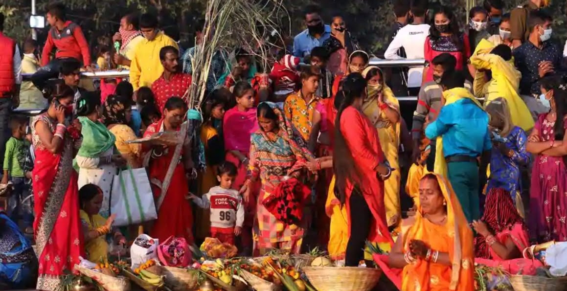 उगते सूरज को दिया गया अर्घ्य, 4 दिवसीय छठ पूजा संपन्न | Chhath Puja last Day