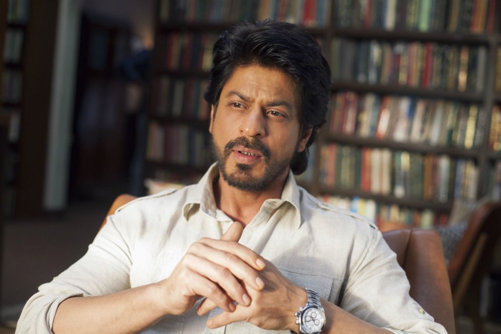 जानिए अमिताभ-शाहरुख को क्या मिली थी पहली सैलरी, कैसे की थी खर्च | shah rukh khan