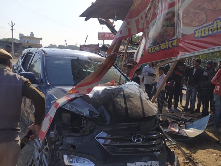 जयपुरः बाल-बाल बचे अजहरुद्दीन, टायर फटने से कई बार पलटकर होटल में घुसी कार 1 जयपुरः बाल-बाल बचे अजहरुद्दीन, टायर फटने से कई बार पलटकर होटल में घुसी कार | Azhar Car