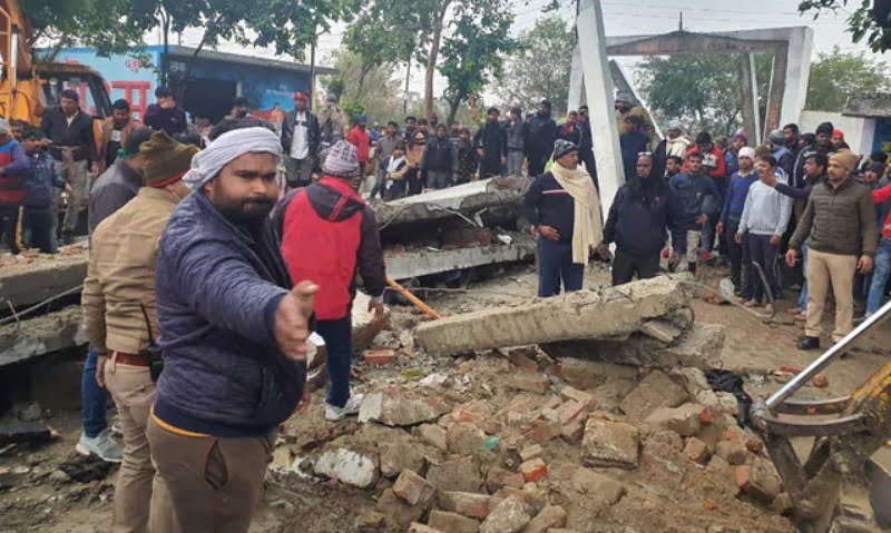 गाजियाबादः श्मशान भूमि का लेंटर बना काल, 23 लोगों की मौत, कई घायल | ghaziabad