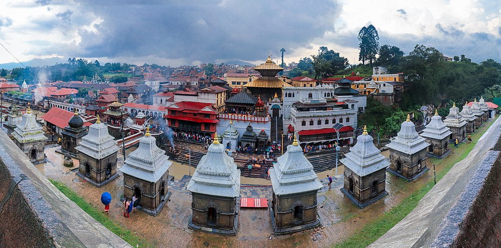 Travel: 10 Budget Tour | कम बजट में भी कर सकते हैं इन देशों की सैर, [Video देंखे] | The Pashupatinath Temple 27