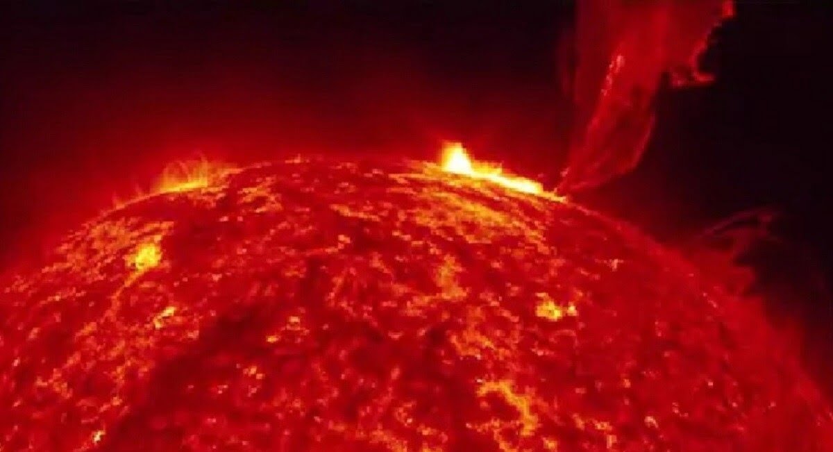 Sun Vortex | 
Sun Breaks off Nasa News | 
सोलर फ्लेयर्स