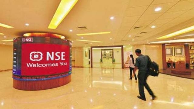 अडानी ग्रीन के बाद एक और कंपनी पर BSE-NSE का डंडा, लगा बड़ा जुर्माना | अड न ग र न क ब द एक और क पन पर bse nse क ड ड लग बड ज र म न 656feef56566d